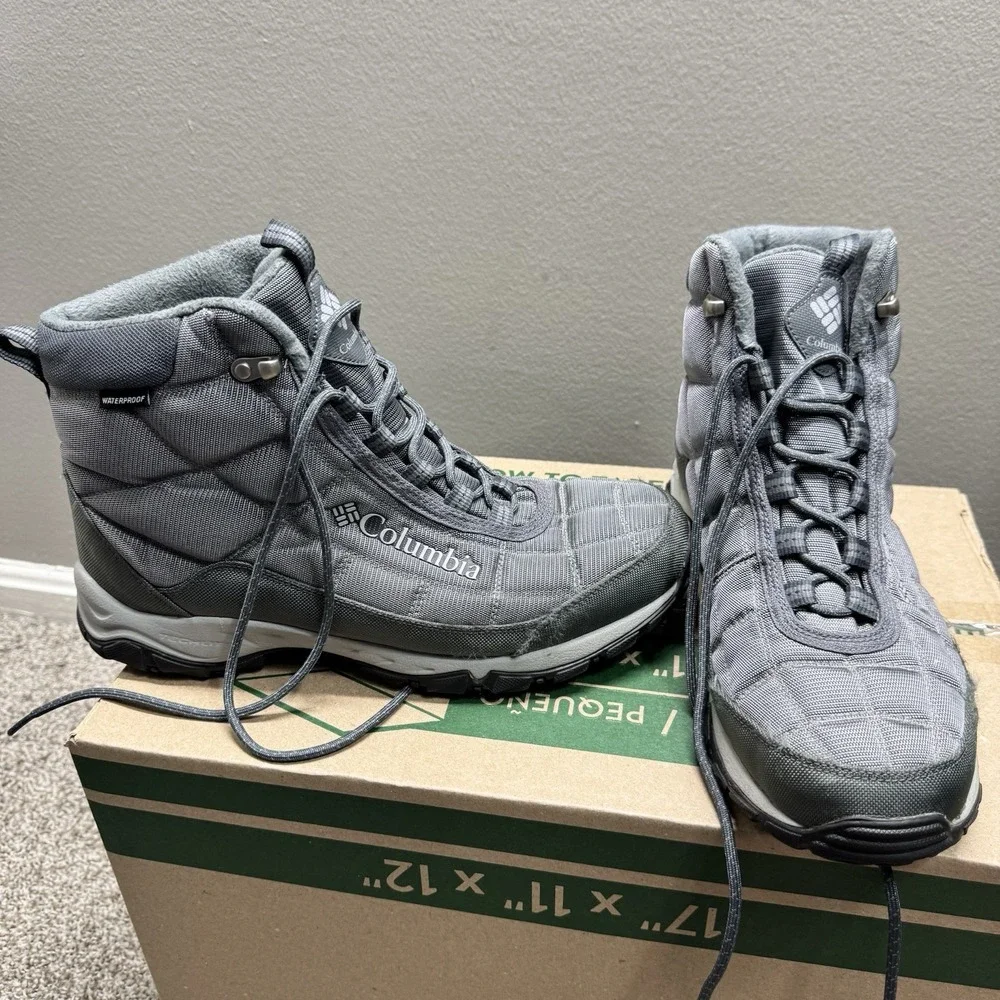 Columbia Men's BM1766-033 Waterproof Hiking Boots Size 11